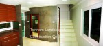 008 Overseas Interior